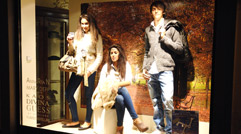 LAURA FASHION ABBIGLIAMENTO & ACCESSORI Flavio Castellani Guess Divina Mary Depp kaos AnnaRita N | Festa di fine estate