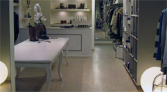 LAURA FASHION ABBIGLIAMENTO & ACCESSORI Flavio Castellani Guess Divina Mary Depp kaos AnnaRita N | Interno negozio