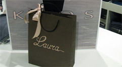 LAURA FASHION ABBIGLIAMENTO & ACCESSORI Flavio Castellani Guess Divina Mary Depp kaos AnnaRita N | Interno negozio