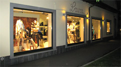 LAURA FASHION ABBIGLIAMENTO & ACCESSORI Flavio Castellani Guess Divina Mary Depp kaos AnnaRita N | Vetrine