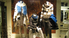 LAURA FASHION ABBIGLIAMENTO & ACCESSORI Flavio Castellani Guess Divina Mary Depp kaos AnnaRita N | Vetrine